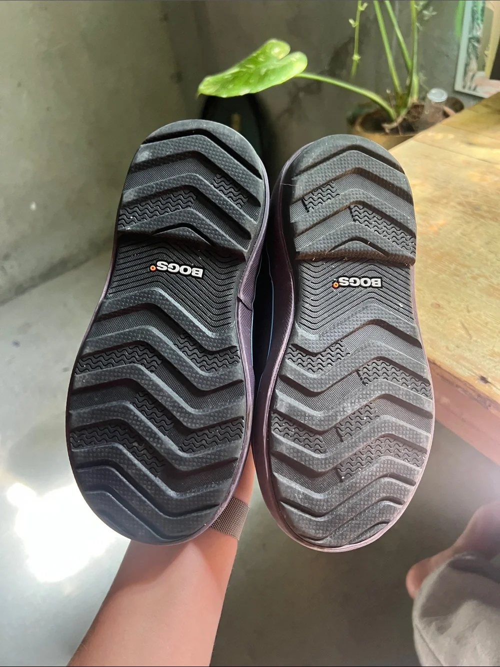 Kids Camo Bogs size 4